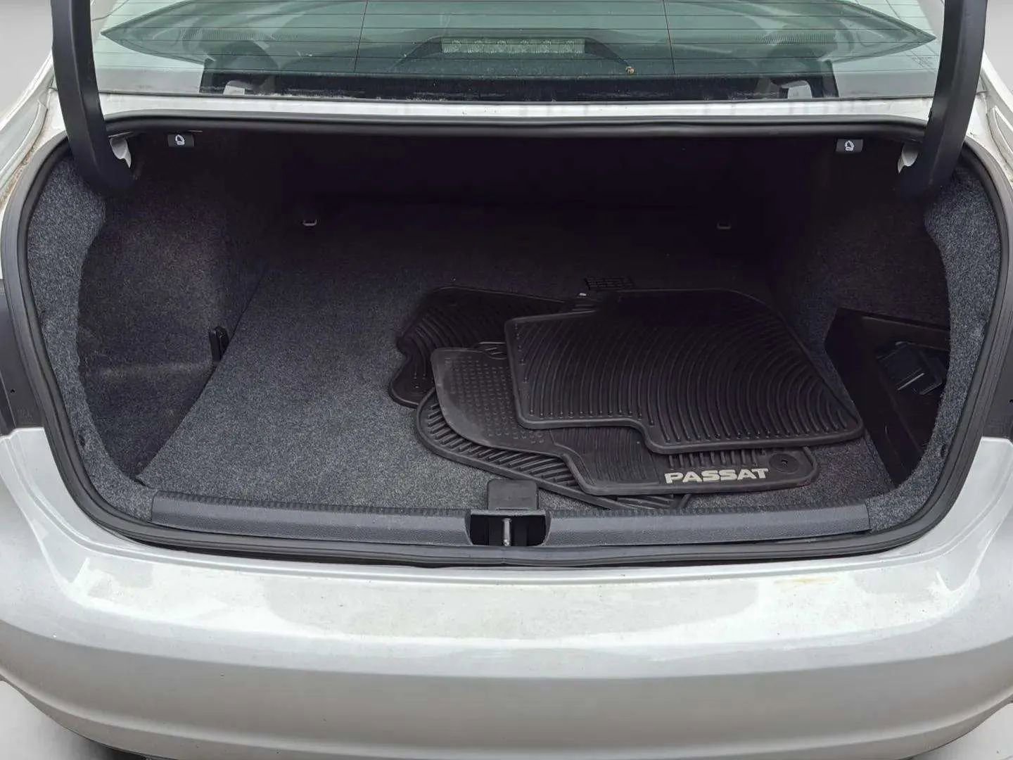 Used 2013 Volkswagen Passat TDI SE image 15