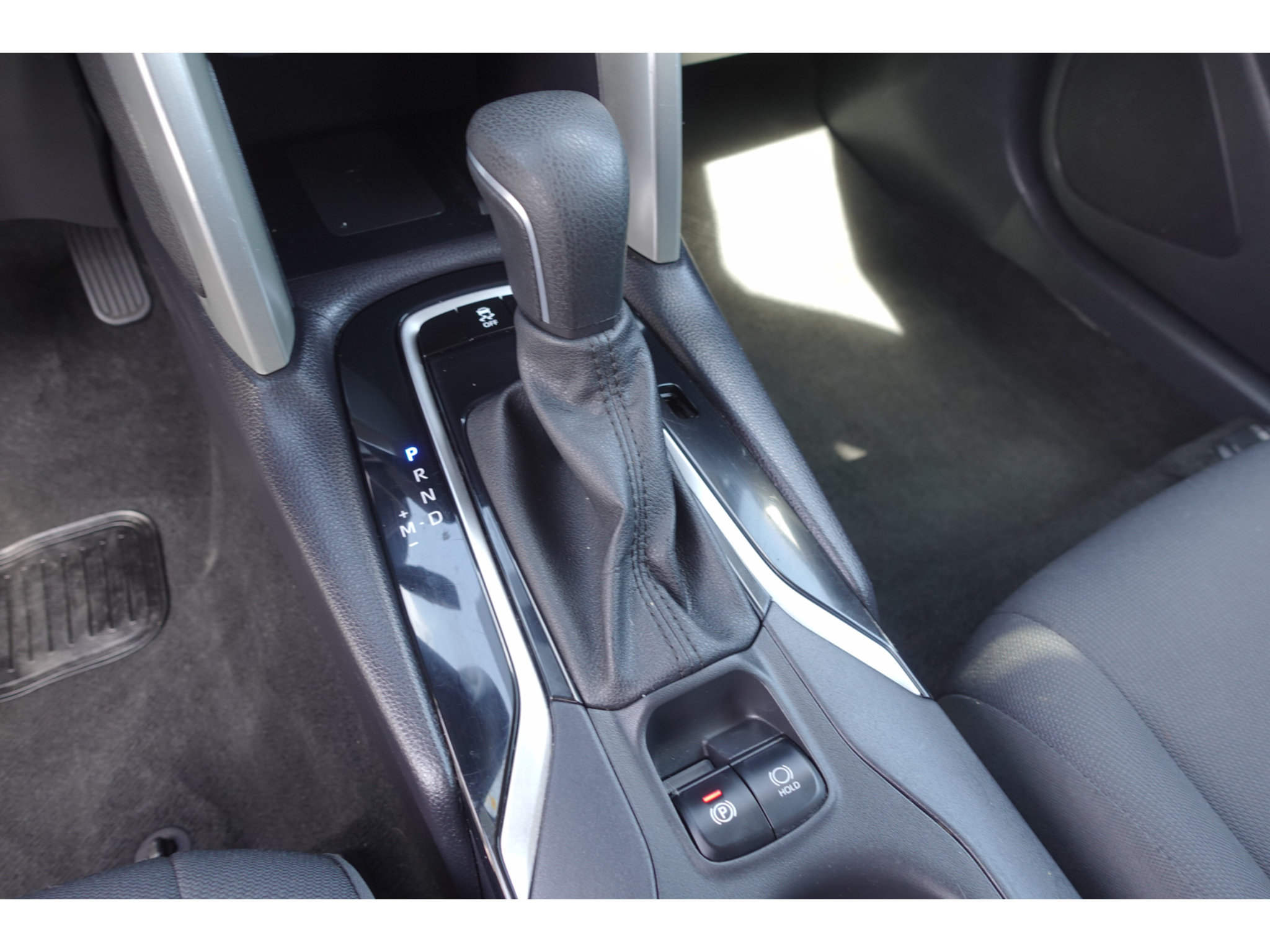 Certified 2022 Toyota Corolla Cross LE AWD/4WD image 18