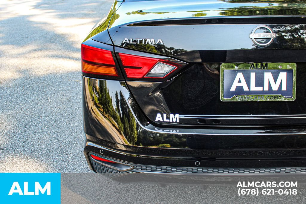 Used 2025 Nissan Altima 2.5 SV FWD image 11