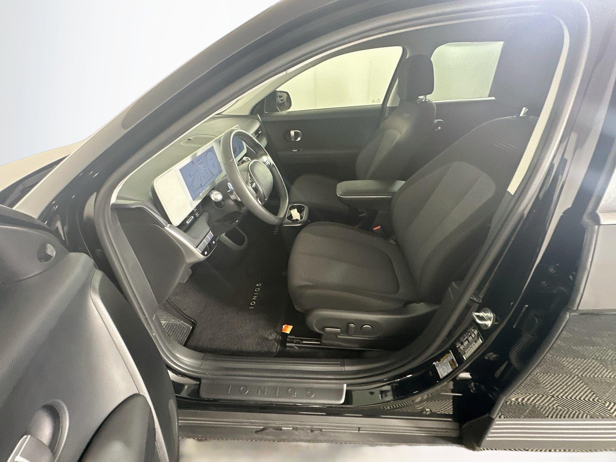 Used 2024 Hyundai Ioniq 5 SEL RWD image 13