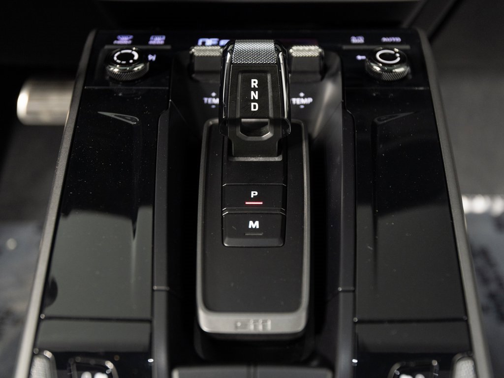 Certified 2025 Porsche 911 Carrera image 39