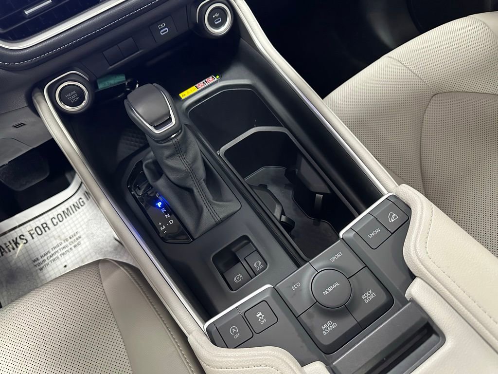 Used 2025 Toyota Grand Highlander AWD image 38