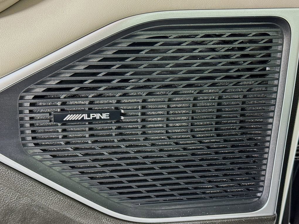 Used 2025 Jeep Wagoneer Series II w/ 8-Passenger Seating Package image 20