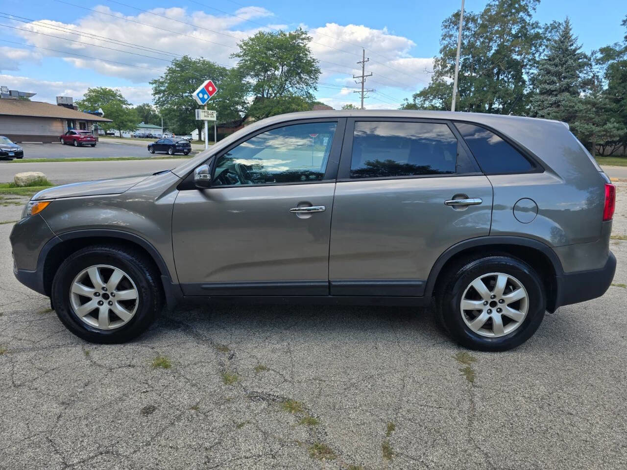 Used 2013 Kia Sorento LX w/ Third Row Pkg image 4