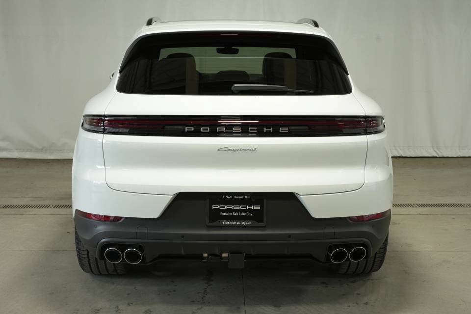 Certified 2026 Porsche Cayenne AWD/4WD image 12