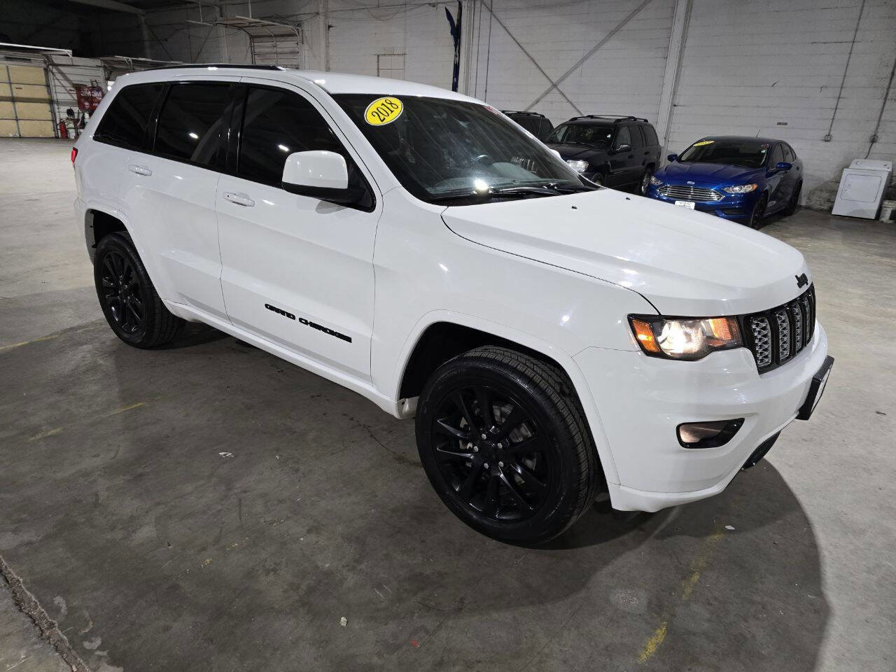 Used 2018 Jeep Grand Cherokee Altitude image 20