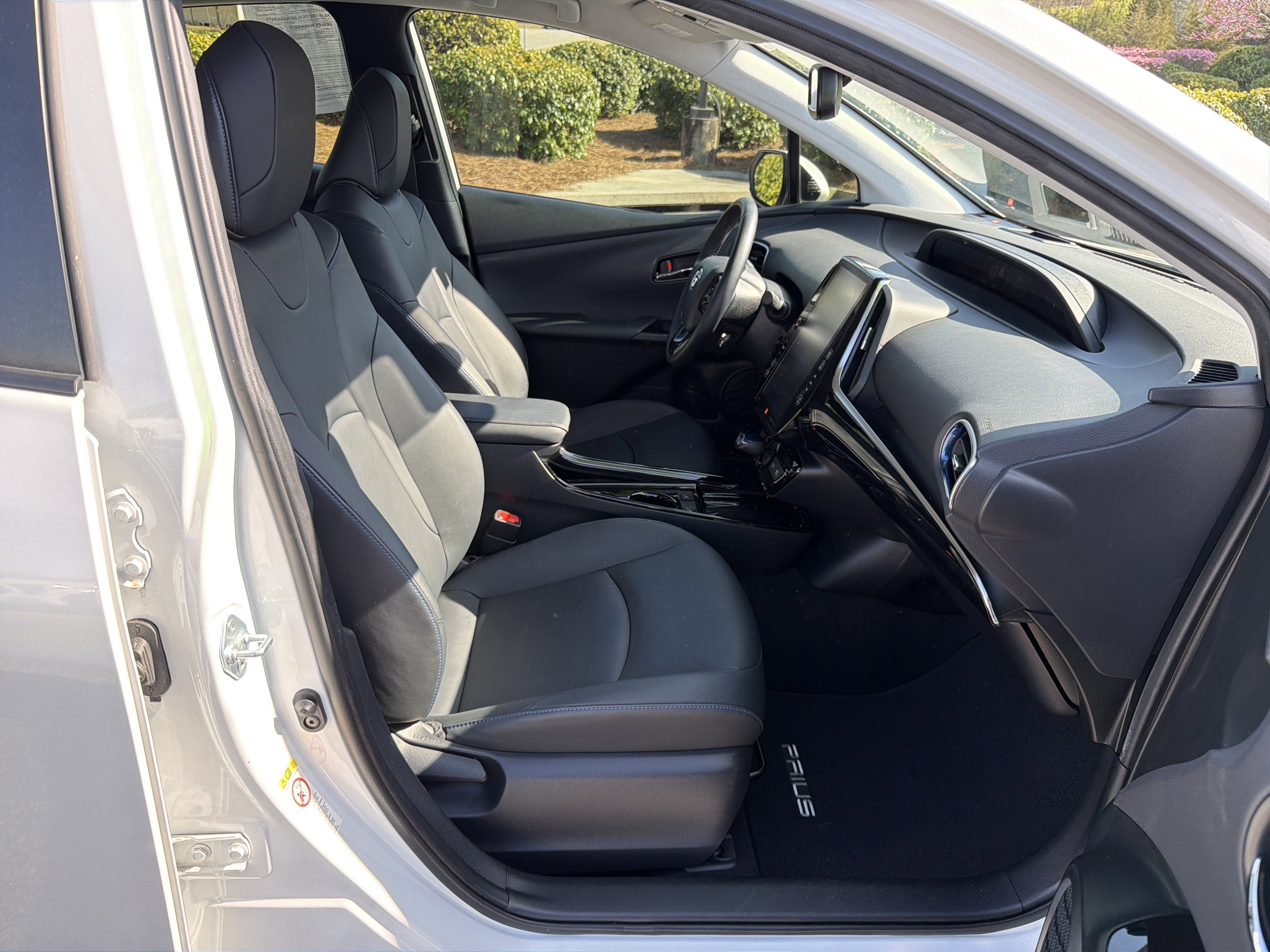 Certified 2022 Toyota Prius Limited image 25