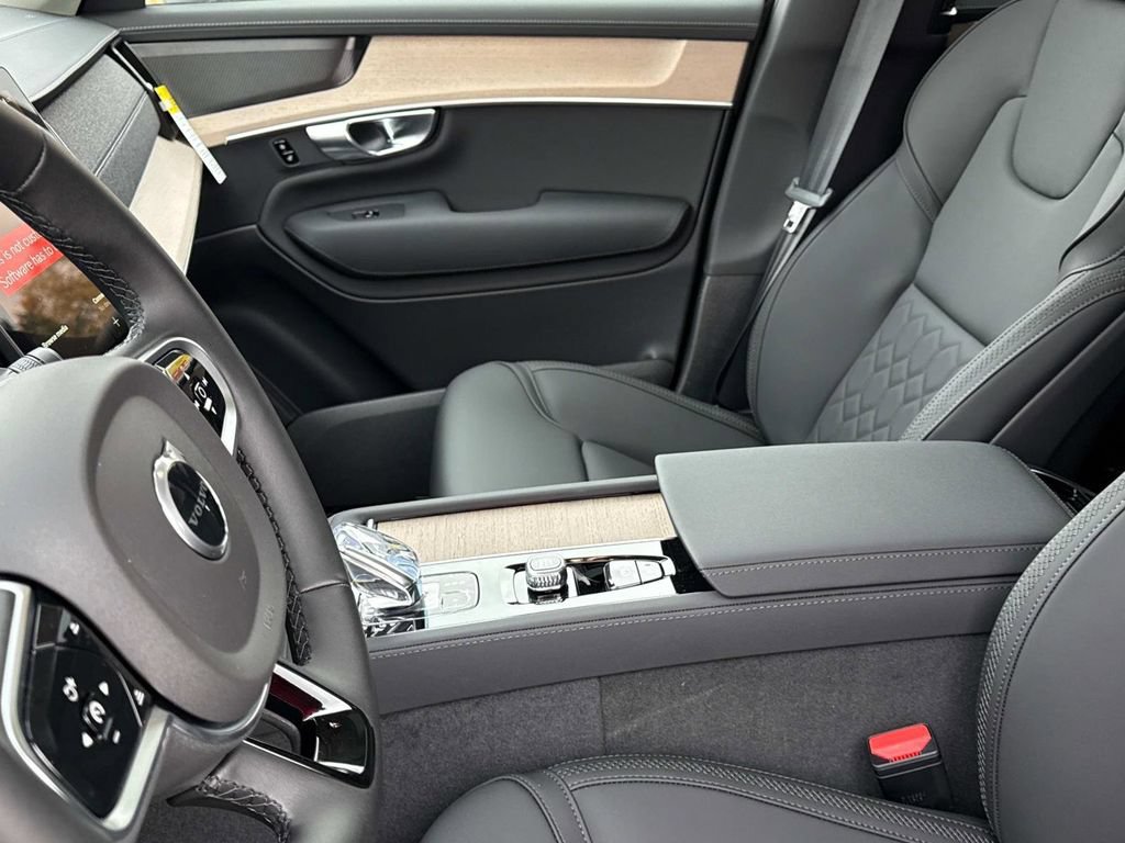 Certified 2026 Volvo XC90 B6 Plus w/ Protection Package Premier AWD/4WD image 21