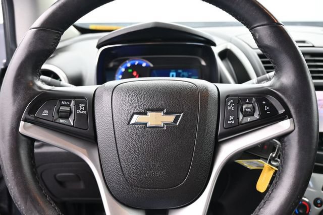 Used 2016 Chevrolet Trax LT w/ LT Sun and Sound Package FWD image 27