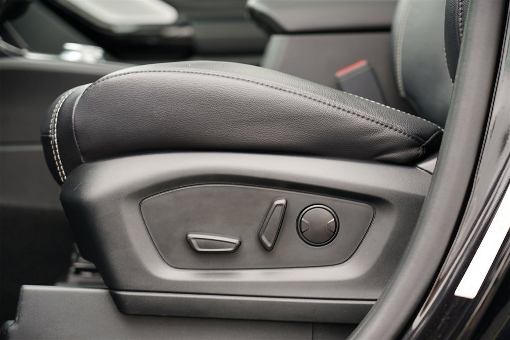 Used 2023 Ford Explorer ST w/ Technology Package image 15