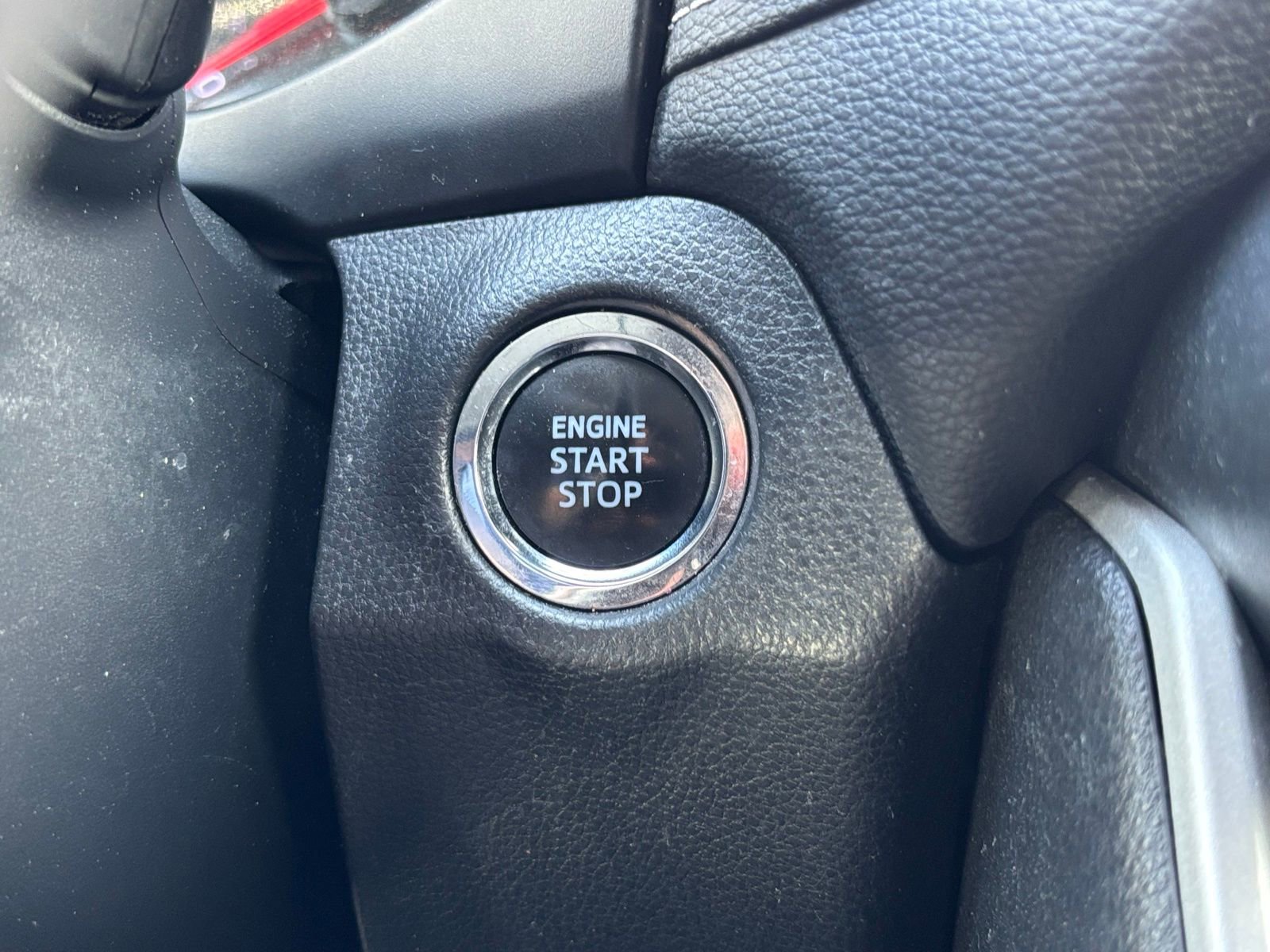 Used 2022 Toyota RAV4 XLE image 8