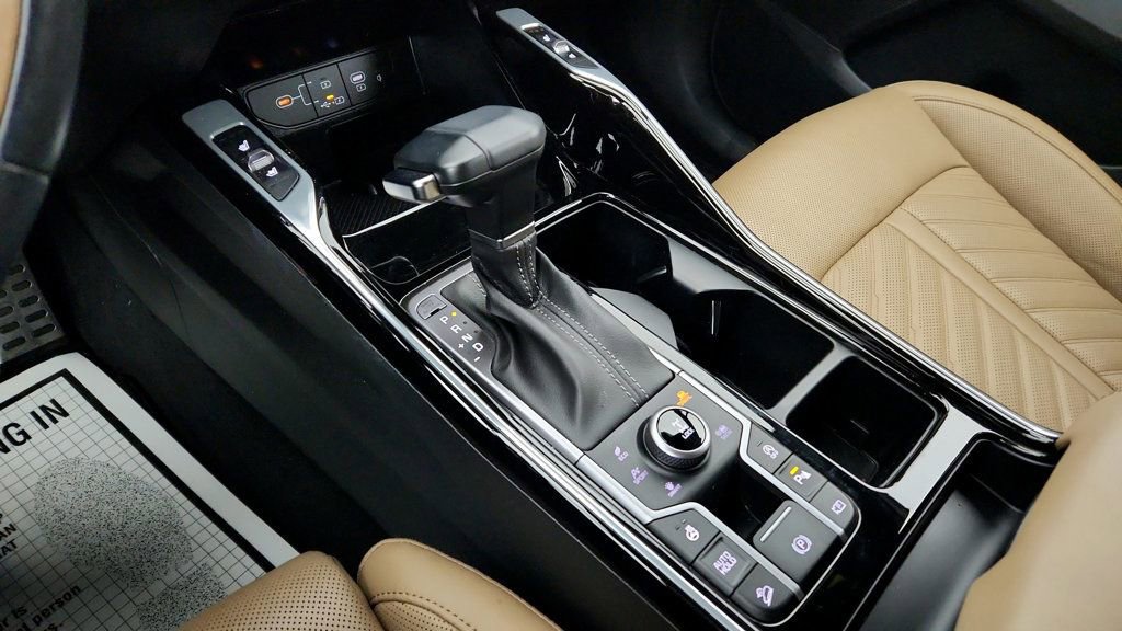 Used 2024 Kia Sorento SX Prestige w/ Olive Brown Leather Package image 17