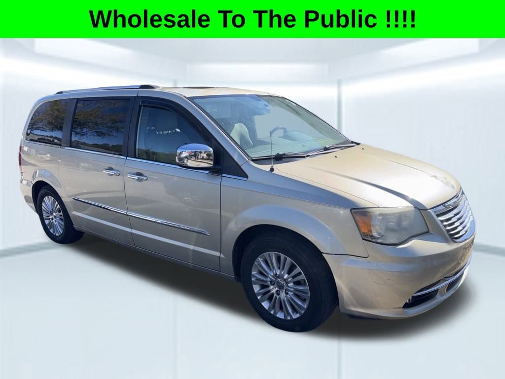 Used 2012 Chrysler Town & Country Limited w/ Luxury Group image 2