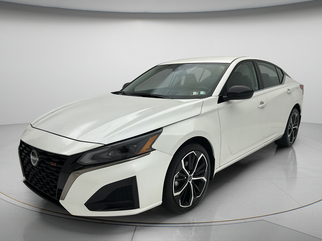 Used 2025 Nissan Altima 2.5 SR AWD/4WD image 3