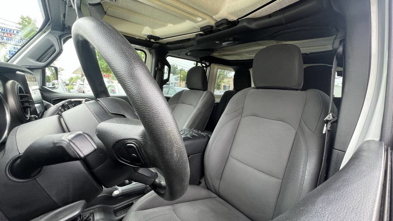 Used 2018 Jeep Wrangler Unlimited Sport image 13