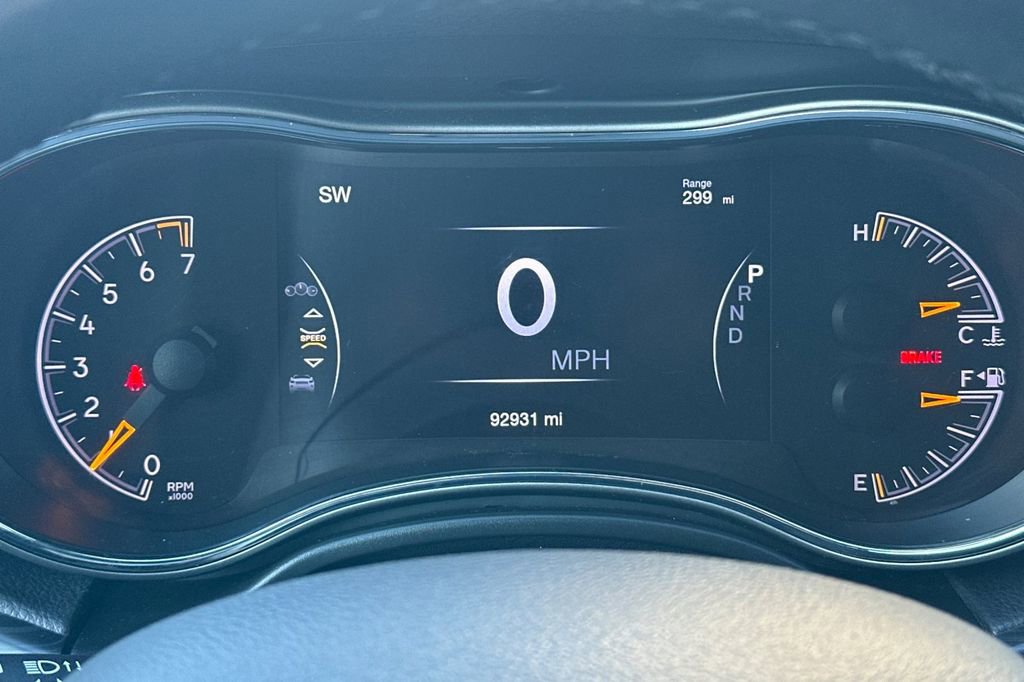 Used 2021 Jeep Grand Cherokee Limited w/ Luxury Group II image 24