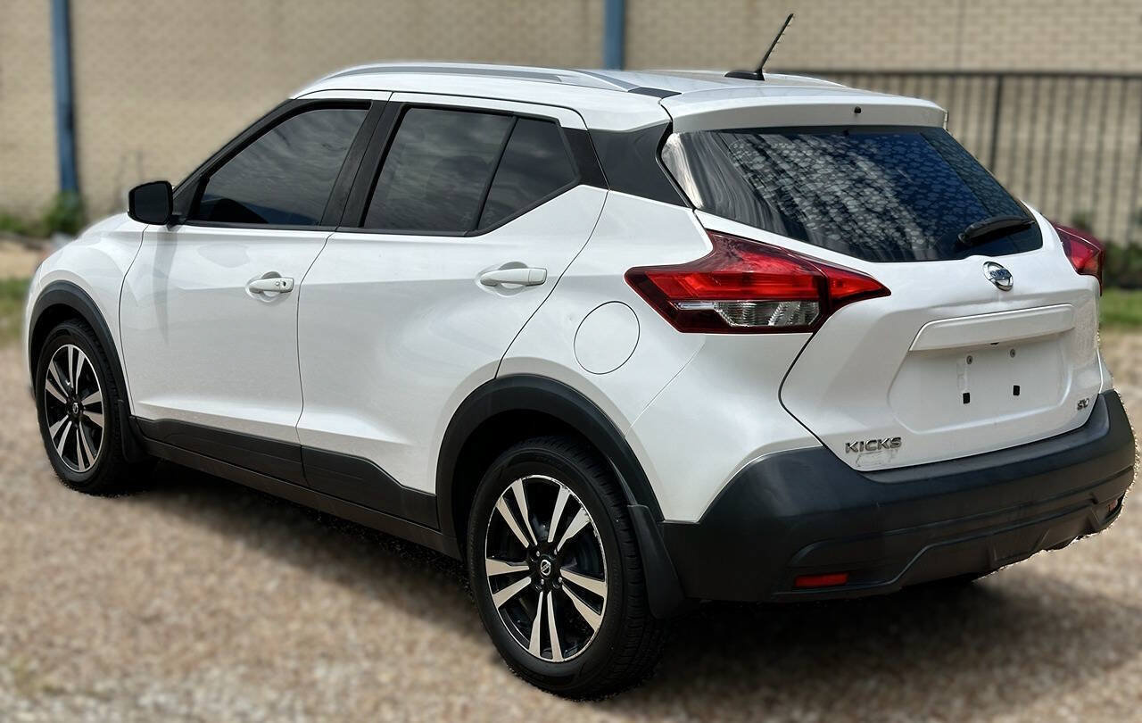 Used 2019 Nissan Kicks SV FWD image 15