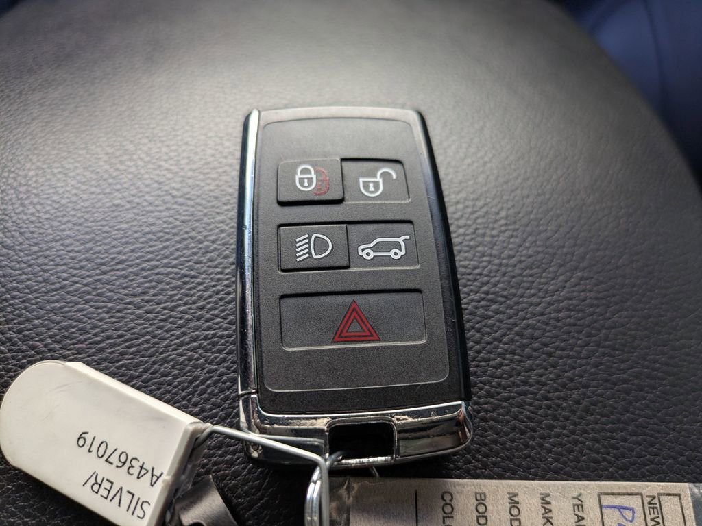 Used 2021 Land Rover Range Rover image 32