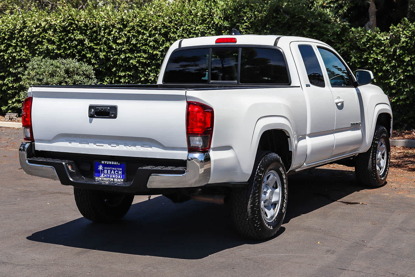 Used 2021 Toyota Tacoma SR5 RWD image 5