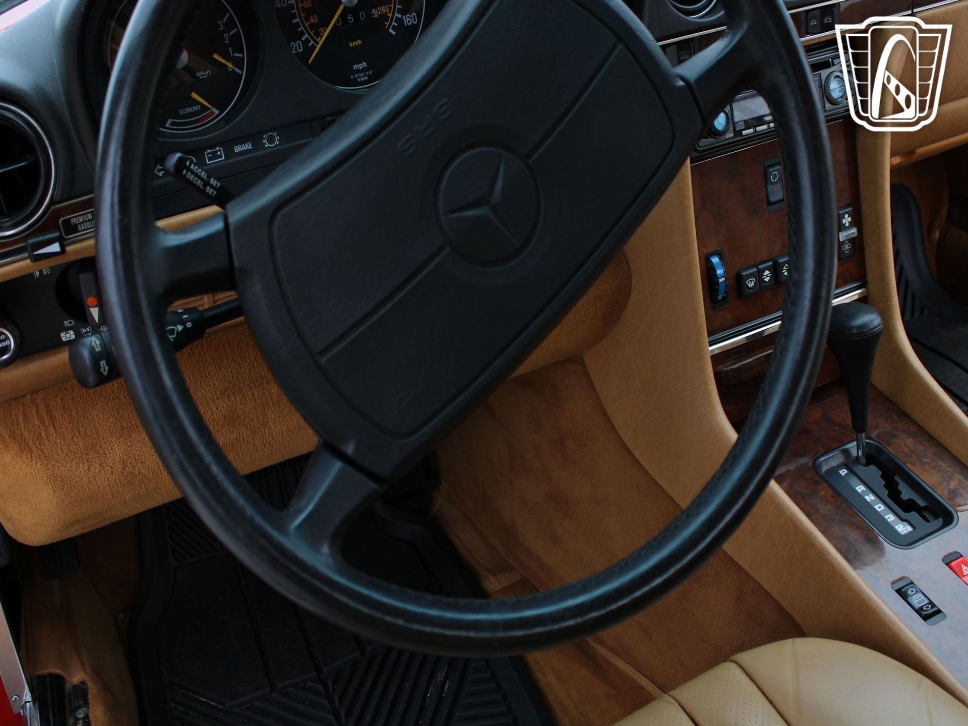 Used 1988 Mercedes-Benz 560 SL image 5