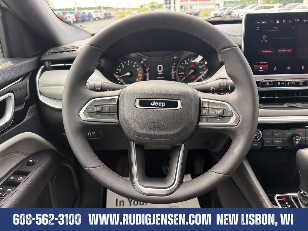 Used 2025 Jeep Compass Limited AWD/4WD image 14