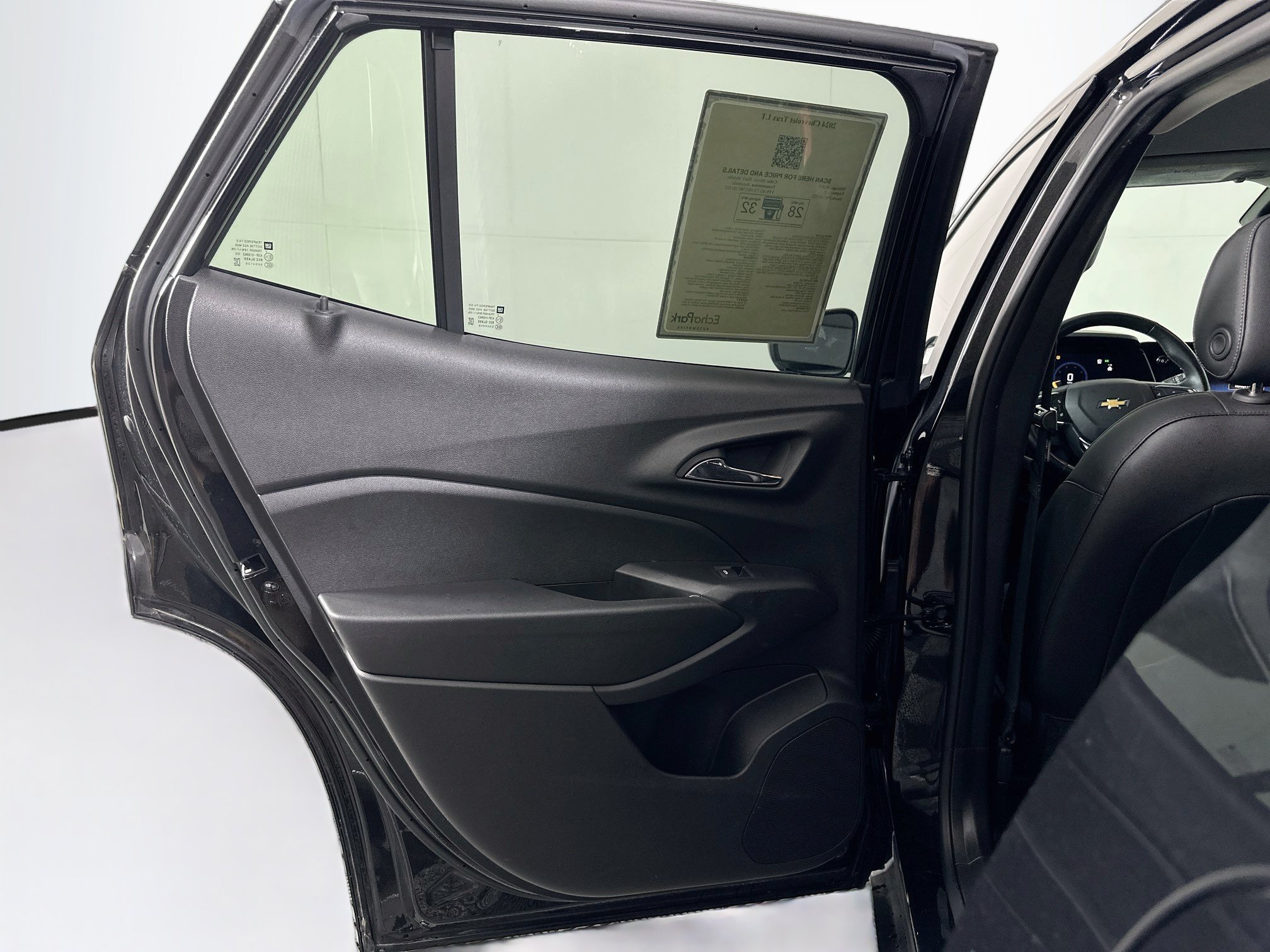 Used 2024 Chevrolet Trax LT w/ Driver Confidence Package FWD image 26