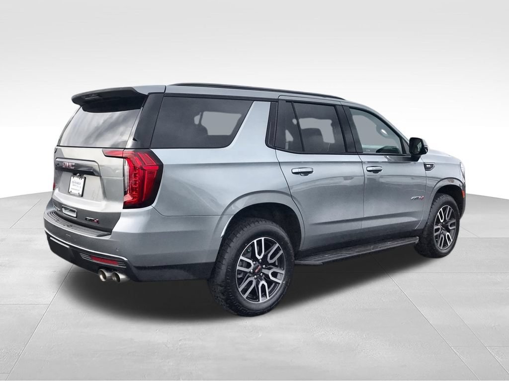 Used 2024 GMC Yukon AT4 w/ Technology Package AWD/4WD image 8