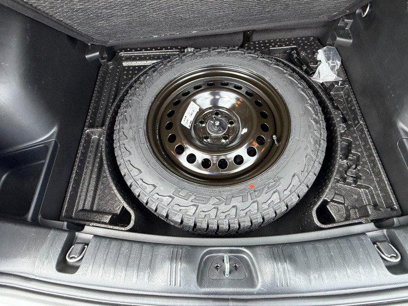 Used 2025 Jeep Compass Trailhawk AWD/4WD image 15