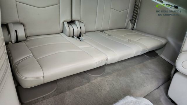 Used 2015 Cadillac Escalade Luxury RWD image 29