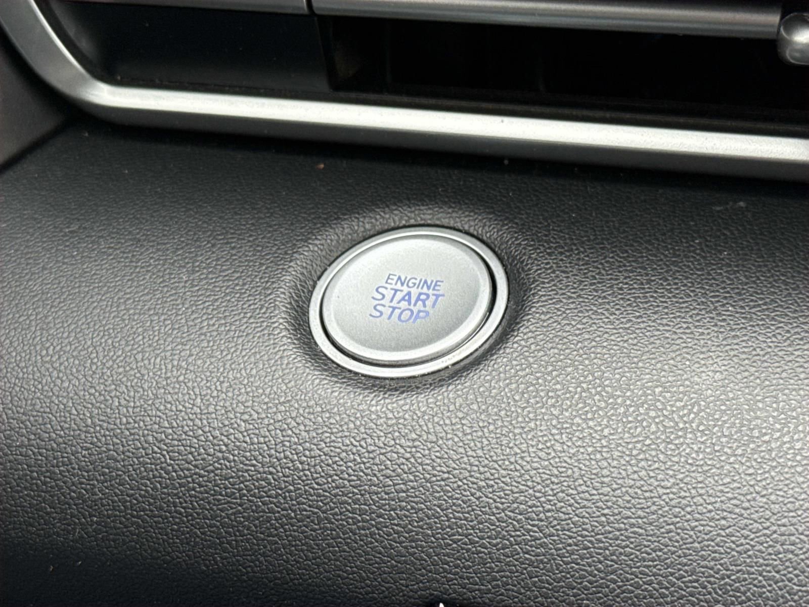 Used 2022 Hyundai Elantra SEL FWD image 20