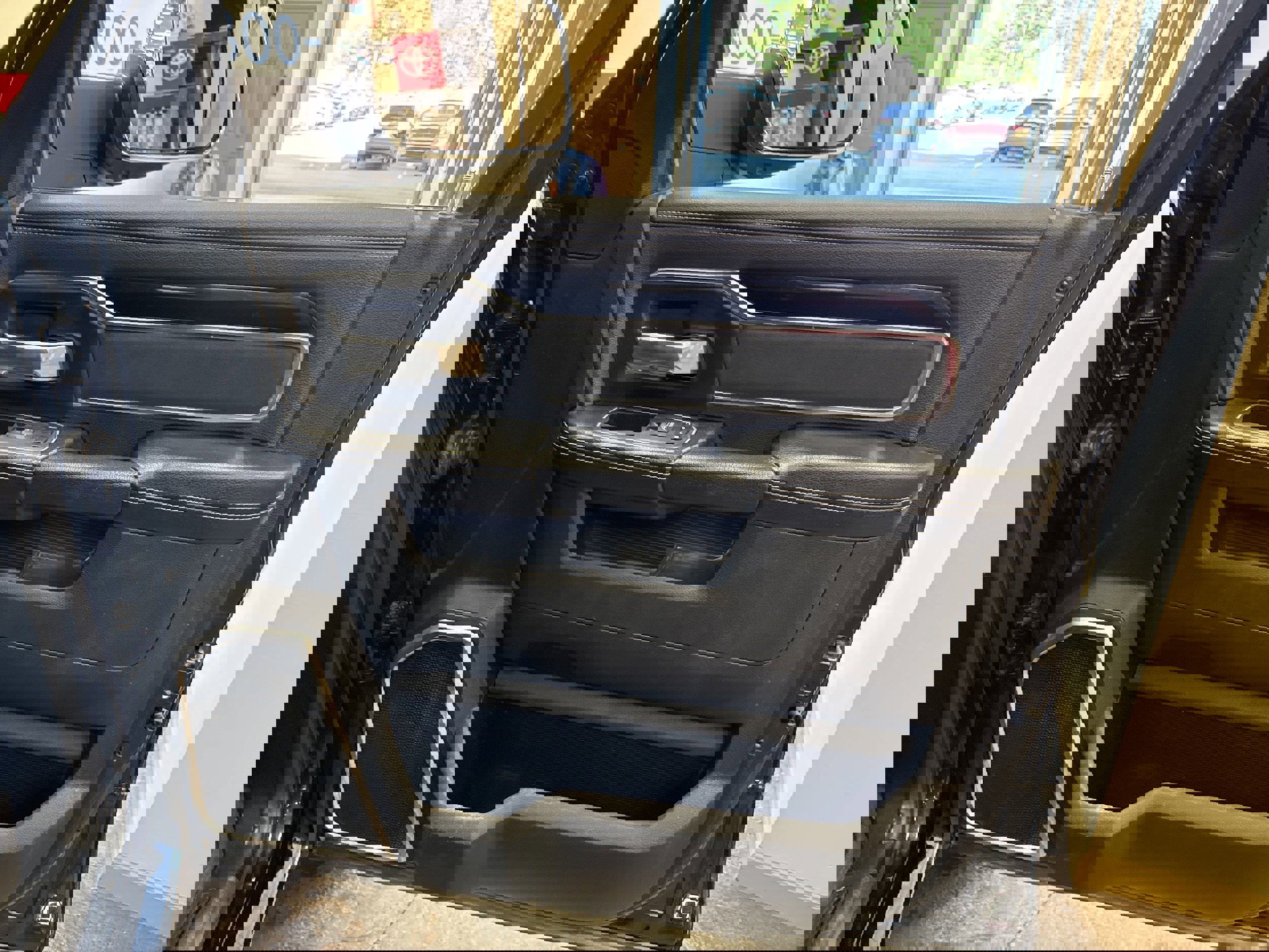 Used 2020 RAM 2500 Laramie image 15