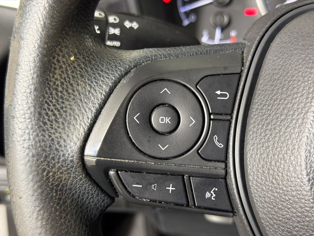 Used 2020 Toyota Corolla LE FWD image 24