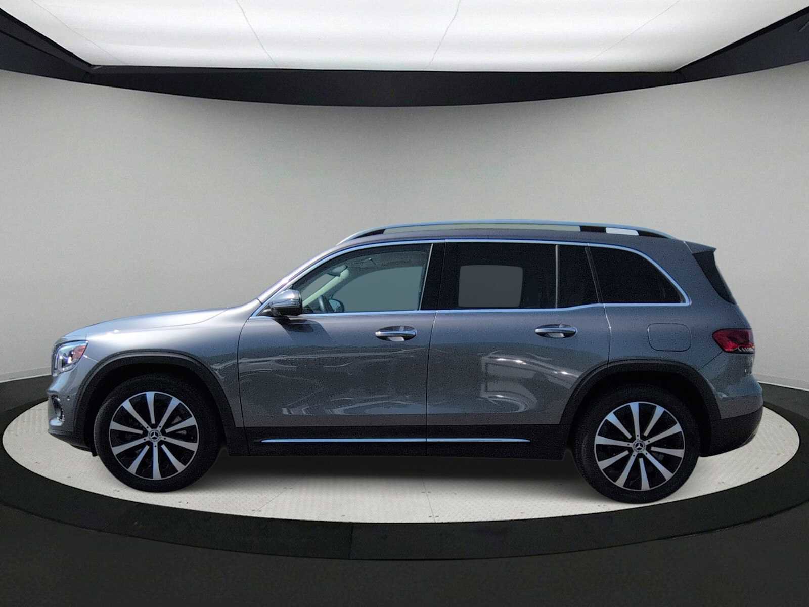 Used 2020 Mercedes-Benz GLB 250 4MATIC image 5
