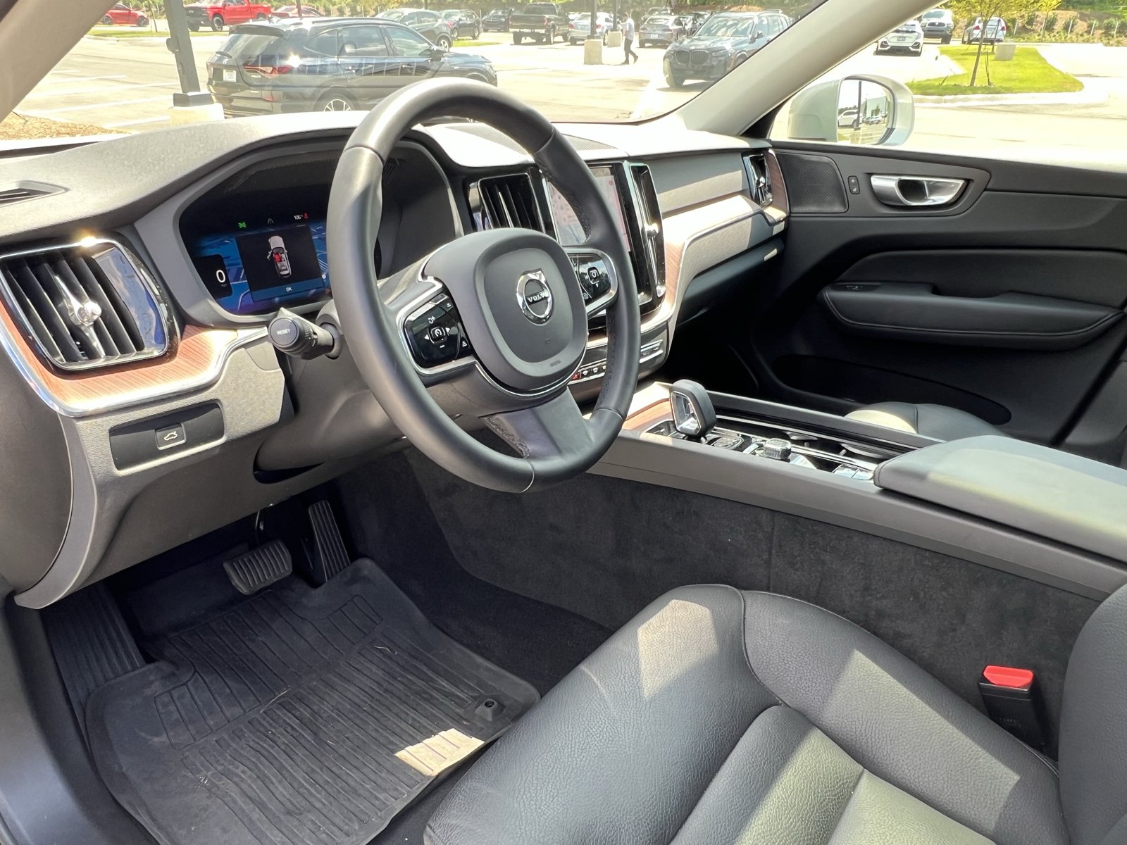 Used 2023 Volvo XC60 B5 Plus w/ Protection Package Premier FWD image 16