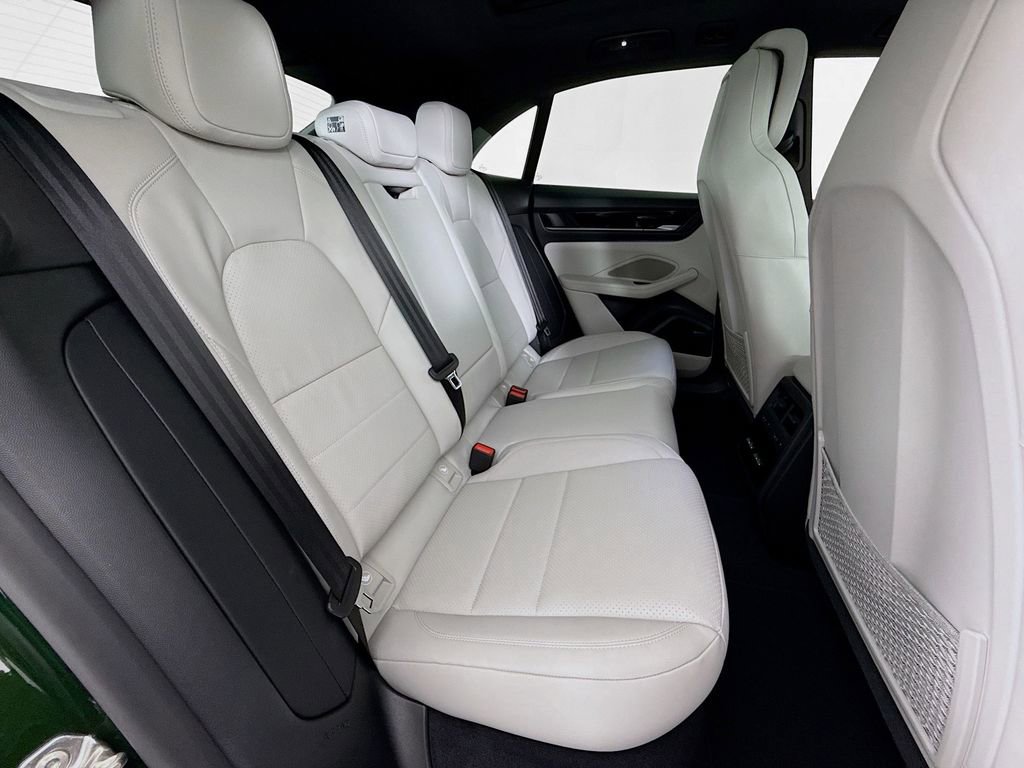 New 2026 Porsche Macan Electric image 30