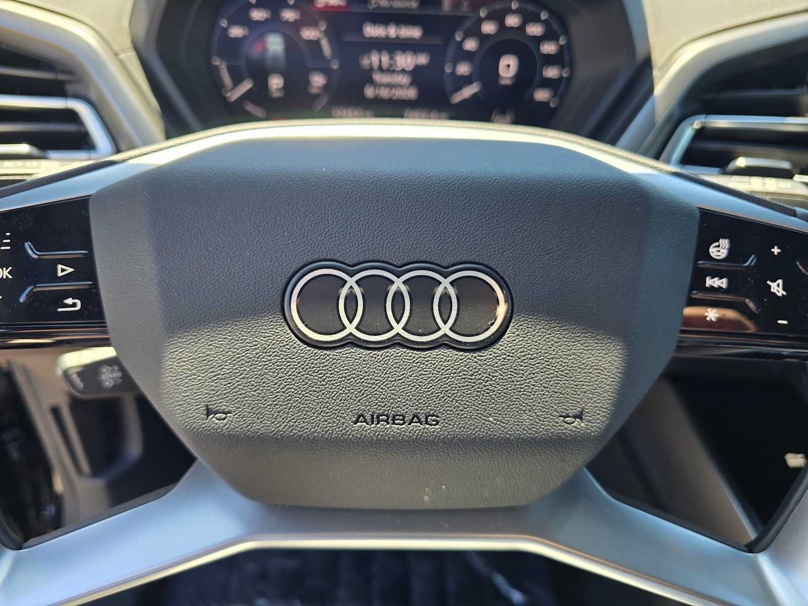 Used 2023 Audi Q4 e-tron Prestige AWD/4WD image 24