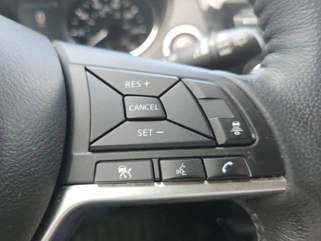 Used 2018 Nissan Rogue SV w/ Premium Package FWD image 36