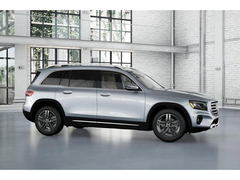 Used 2025 Mercedes-Benz GLB 250 4MATIC image 14