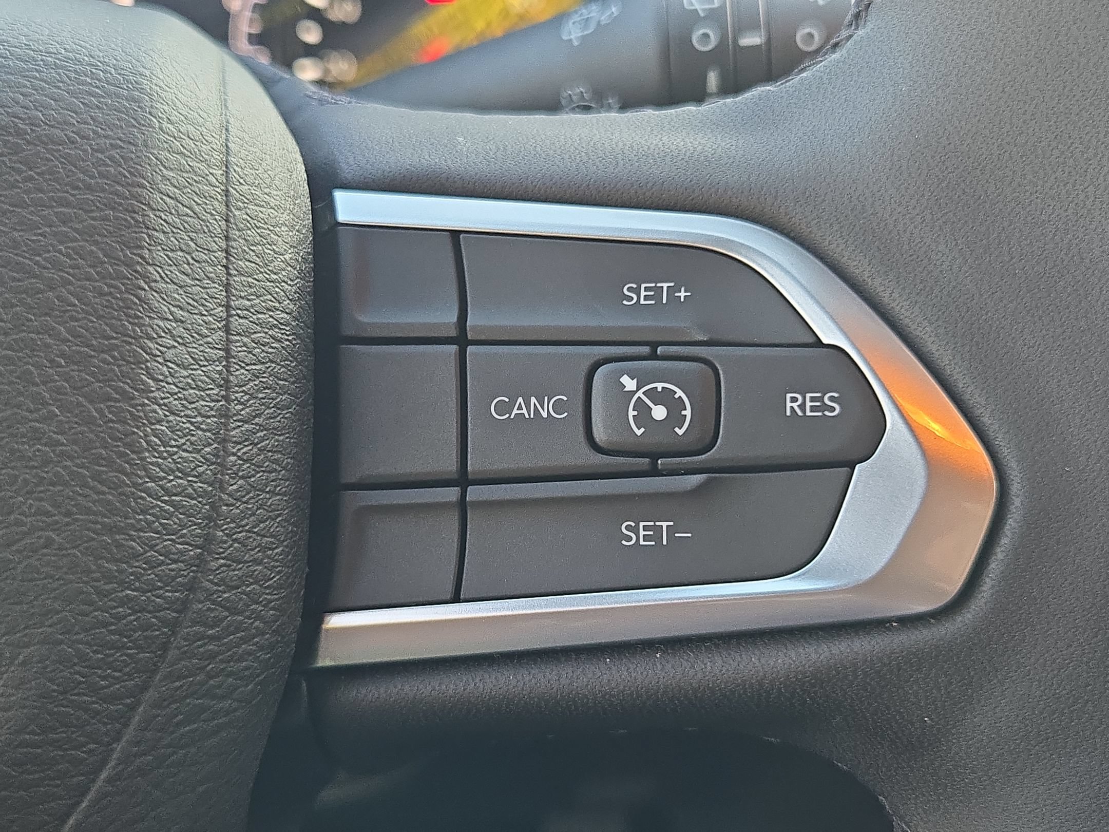 Used 2025 Jeep Compass Latitude AWD/4WD image 27