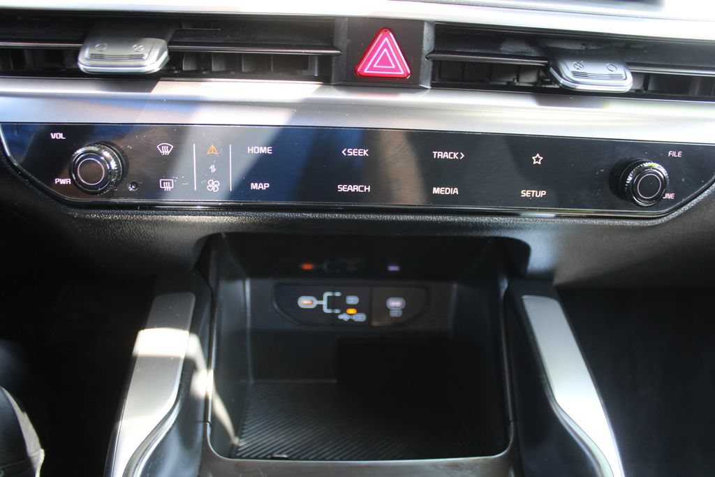Certified 2026 Kia Sorento LX FWD image 38