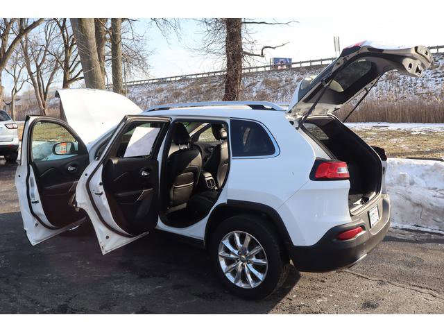 Used 2017 Jeep Cherokee Limited image 16