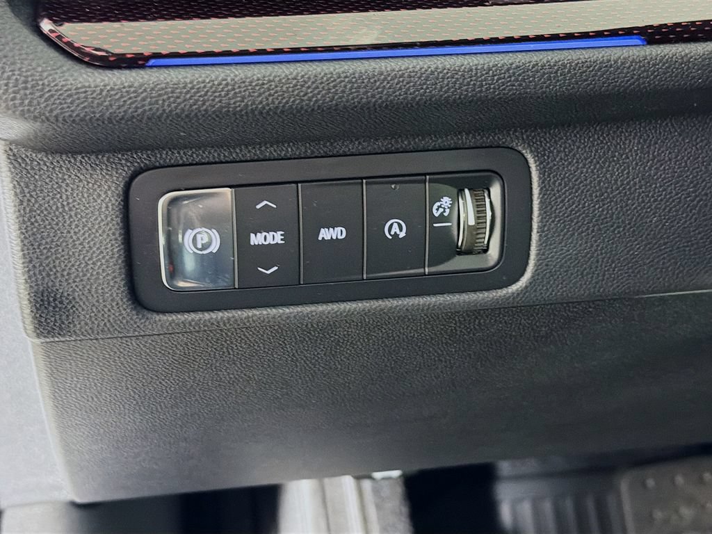 New 2026 Chevrolet Traverse RS w/ LPO, Floor Liner Package AWD/4WD image 10
