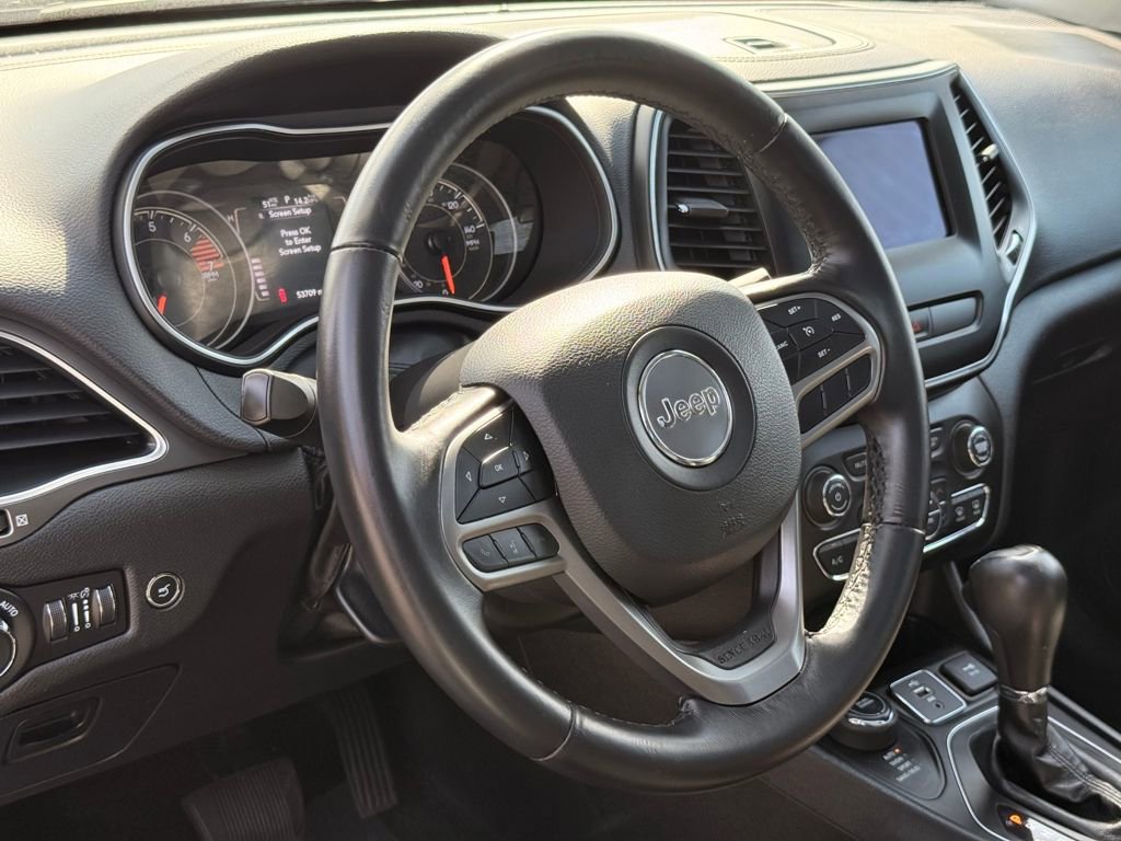 Used 2019 Jeep Cherokee Latitude Plus w/ Comfort/Convenience Group image 26