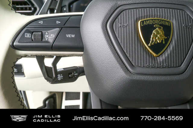 Used 2025 Lamborghini Urus SE image 10