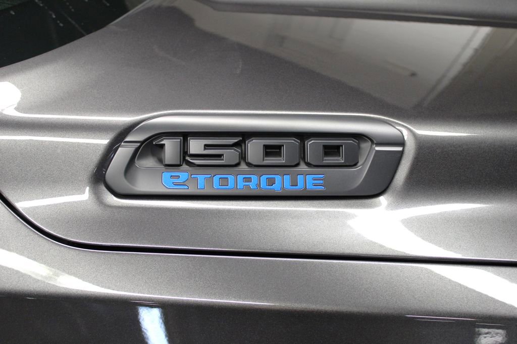 New 2026 RAM 1500 4x4 Crew Cab image 37