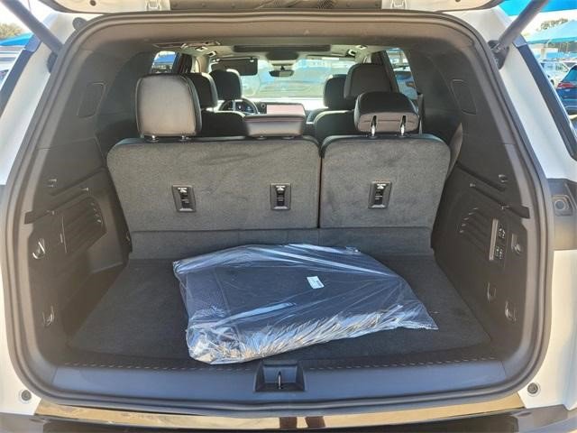 Certified 2024 Chevrolet Traverse RS w/ LPO, Floor Liner Package image 18