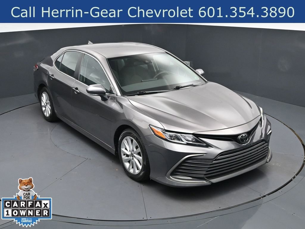 Used 2023 Toyota Camry LE image 1