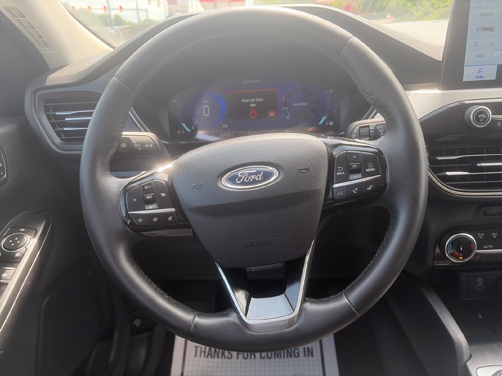 Used 2022 Ford Escape SEL w/ Technology Package FWD image 15