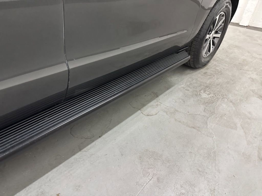 Used 2019 Ford Expedition XLT image 30