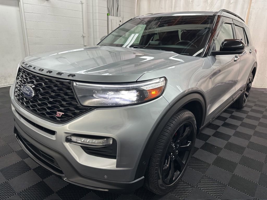 Used 2022 Ford Explorer ST w/ Equipment Group 401A image 4
